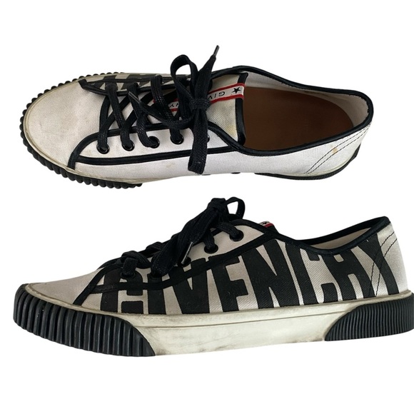 Authentic Givenchy Black & White Canvas Logo Sneakers Size 39 (US 9) - Picture 1 of 16